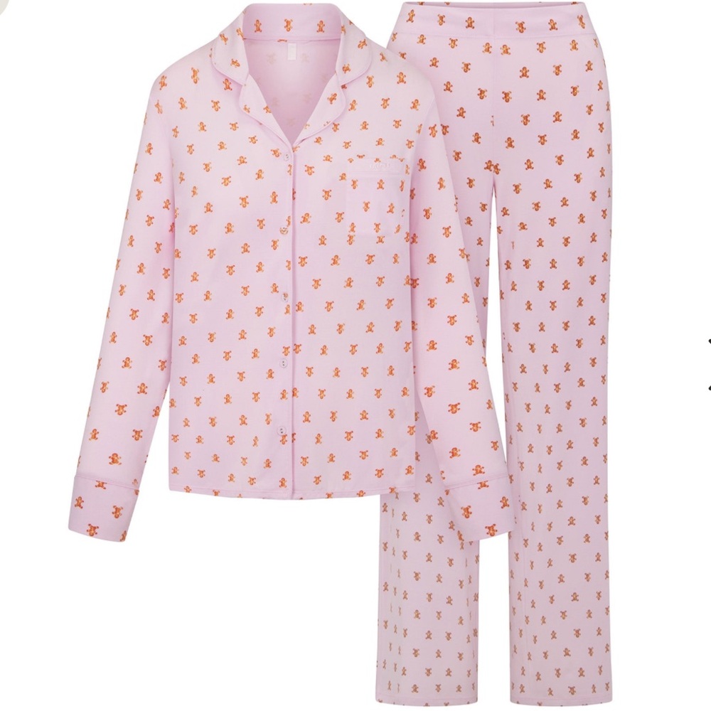 SKIMS Gingerbread Long Sleeve Button Up Set